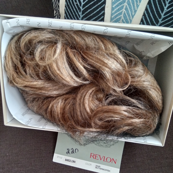 Revlon Directions Butterscotch Synthetic Hair Wig - Picture 12 of 14